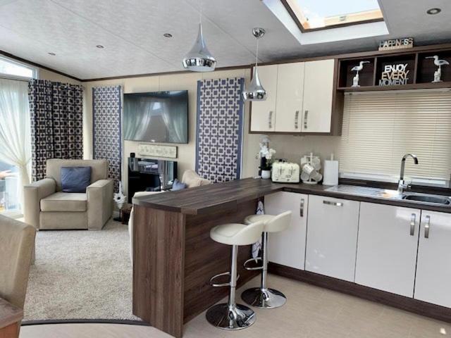 Poole Harbour View Lodge At Rockley Park Zewnętrze zdjęcie